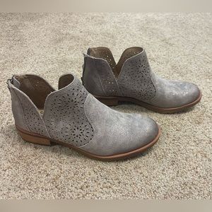 Sofft Ankle Booties - Barrosa - Smoke - Size 7
